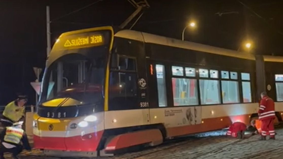 V Praze vykolejila tramvaj